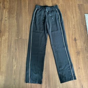 Lululemon On the Right Track Pant size 2